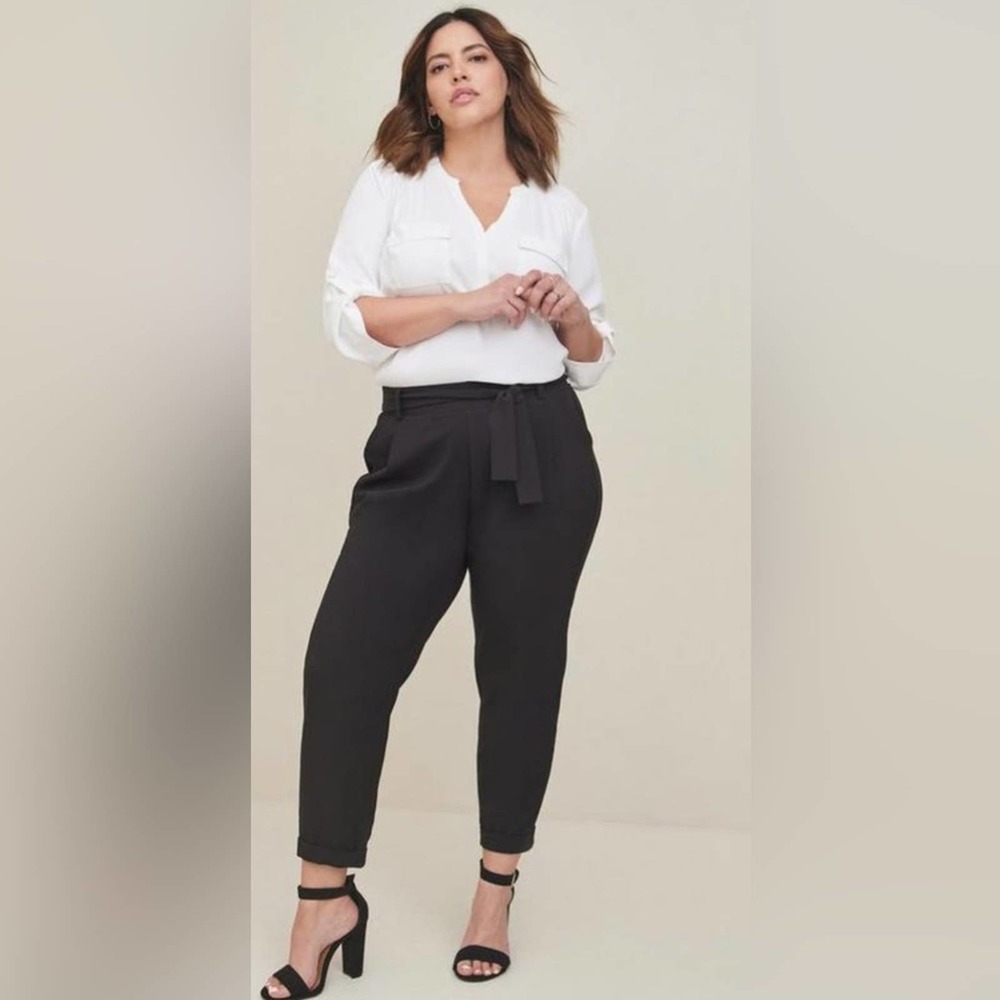 NWT Torrid Pull-On Taper Stretch Crepe High-Rise Tie-Front Pant Size 10